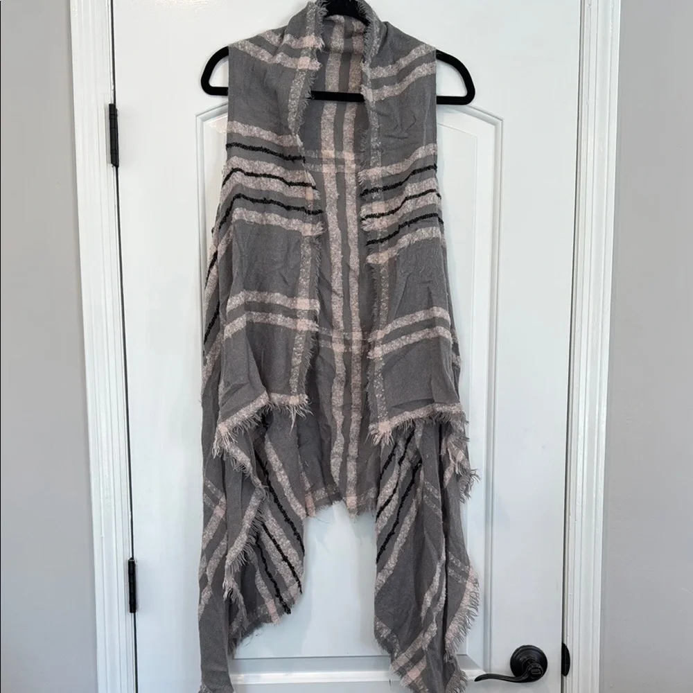 Francesca’s Gray Sleeveless Shawl Collar Cardigan  -One Size